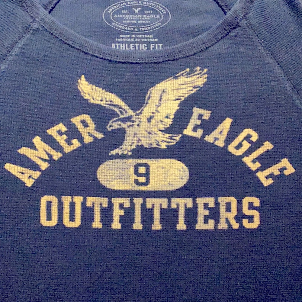 EUC AEO Navy Blue Thermal Shirt. Size Small.